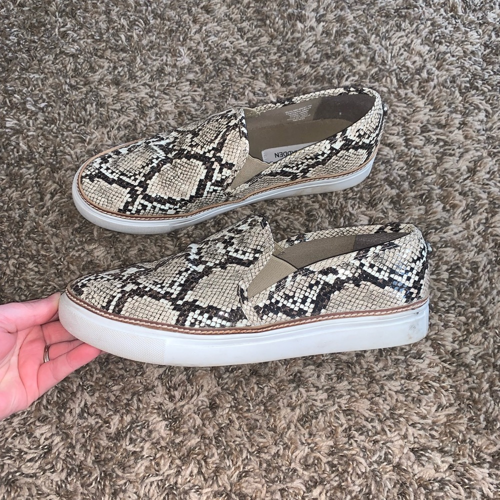 Steve Madden Jalia Snakeprint Sip Ons Size 9